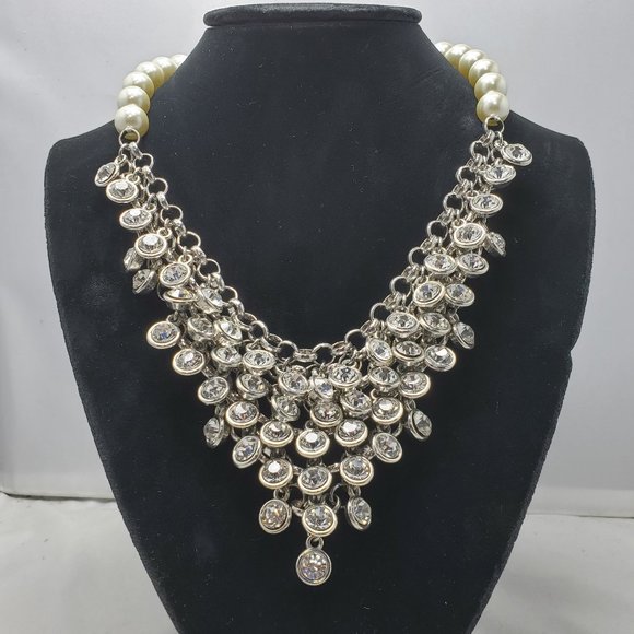 ALI KHAN shimmering silver chevron statement necklace in glass pearls & crystals - Picture 1 of 5